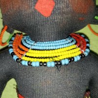 Нова с етикет и история кукла от Кения,  от текстил с мъниста , снимка 2 - Колекции - 39633887