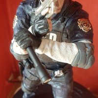 Леон от Resident evil, 27 см,нова, снимка 2 - Колекции - 41877135