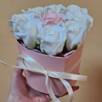 Ароматни сапунени рози в кутия, снимка 1 - Подаръци за жени - 44589618