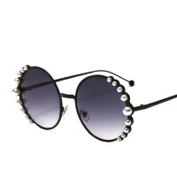 Дамски слънчеви очила с перли. UVE 400, твърда кутия за съхранение. , снимка 2 - Слънчеви и диоптрични очила - 41836422
