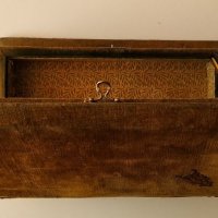 Стара кутия, снимка 10 - Антикварни и старинни предмети - 41875834