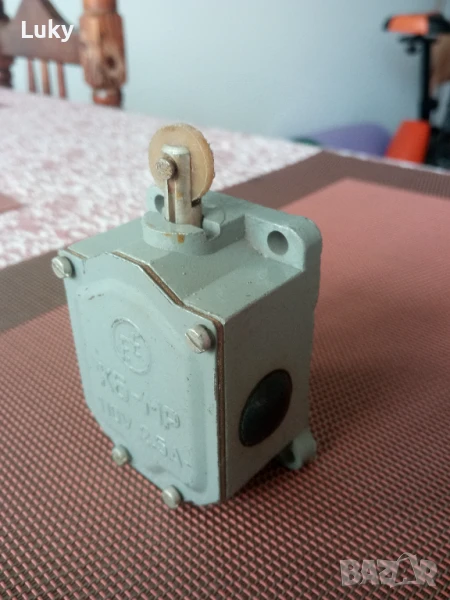 Крайни изключватели(прекъсвачи).Нови.Цената е за всичките., снимка 1