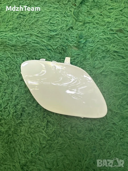 Капачка за кука на предна броня Mercedes C Class W205, снимка 1