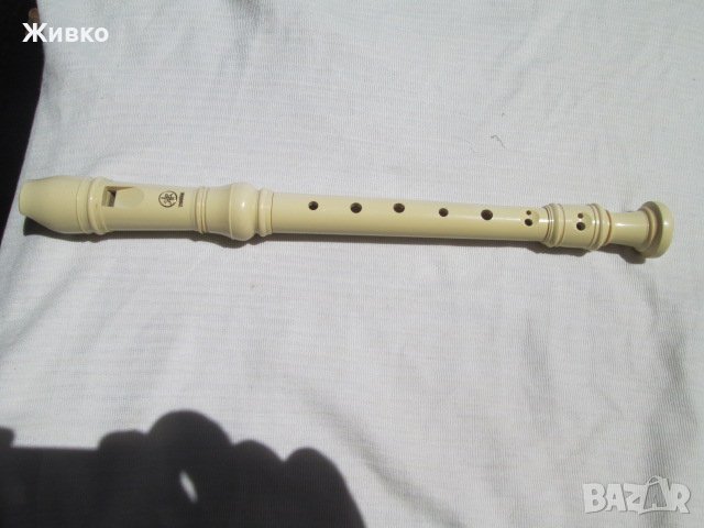 YAMAHA пластмасова флейта, произведена в Индонезия., снимка 1
