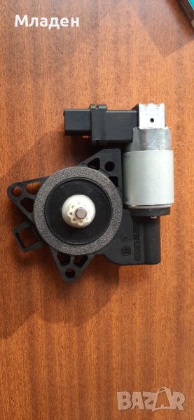 Оригинално ново моторче за преднo дяснo ел.стъкло Mazda 3 , 6 , CX-7 , CX-9, снимка 1