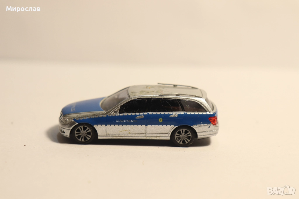 BUSCH 1:87 H0 MERCEDES POLICE ПОЛИЦИЯ КОЛИЧКА МОДЕЛ, снимка 1