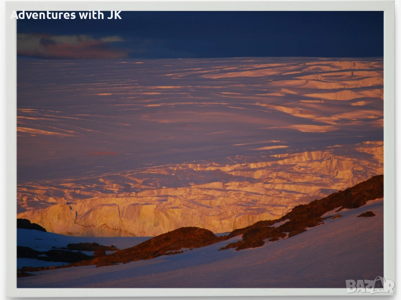 Авторски фотопринт "Ледени масиви в Антарктика" в бяла рамка от MDF с размер 30х40 см, снимка 1