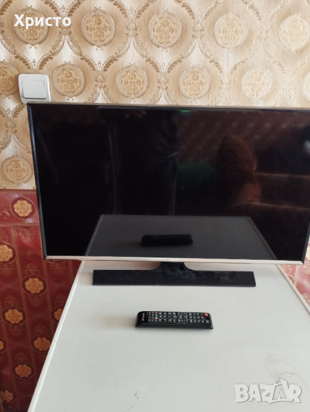 Телевизор SAMSUNG 32" - не е смарт, с цифров тунер, снимка 1