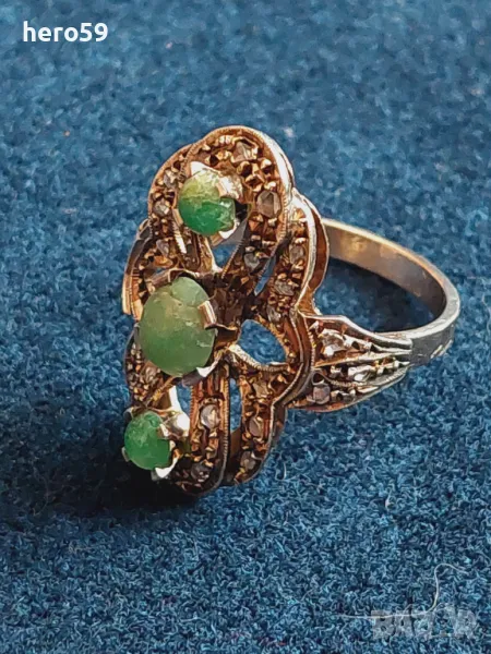 Стар златен дамски пръстен с 28 диаманта и 3 изумруда.19 век.злато14к, снимка 1