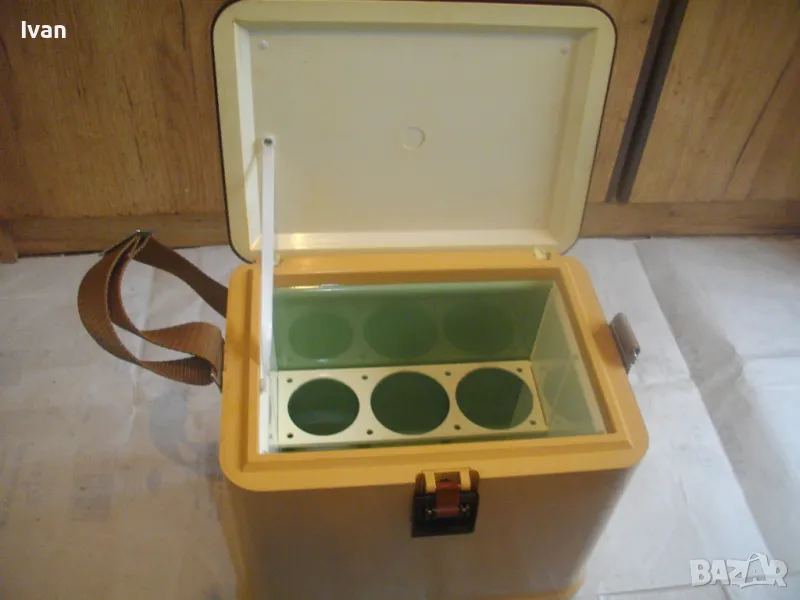 РУСКА СССР USSR 1990г. МАСИВНА ХЛАДИЛНА ЧАНТА 12 ВОЛТА ФУНКЦИИ ОХЛАЖДАНЕ ЗАТОПЛЯНЕ GOLDSTAR 100, снимка 1