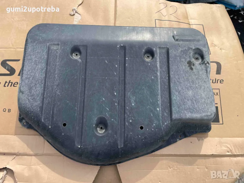 Кора под резервоара за Mercedes E class W211 V6 4matic Kombi OM642 A2116190838, снимка 1