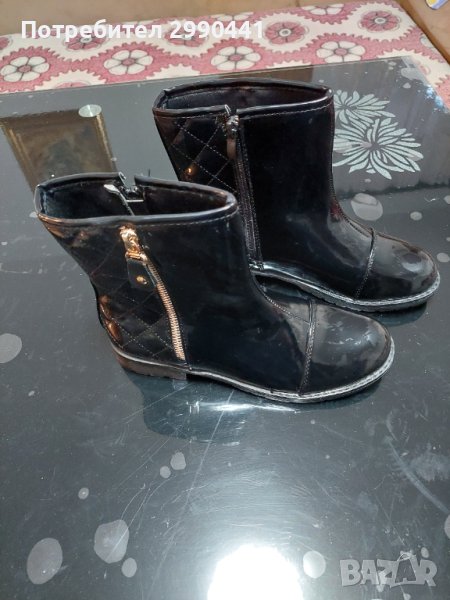 Боти, снимка 1