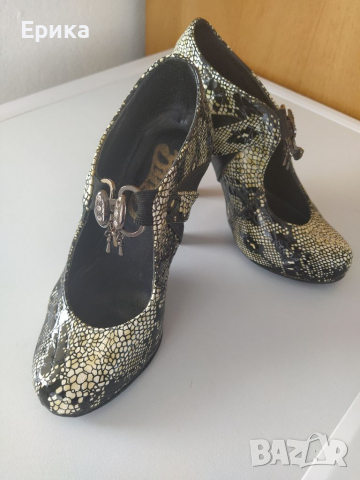 Обувки номер 35, снимка 4 - Дамски обувки на ток - 36401897