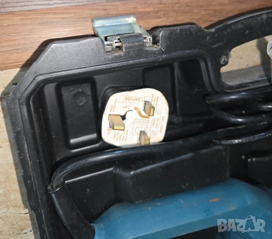 Електрически трион, снимка 2 - Куфари с инструменти - 51340723