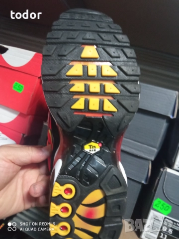 нови оригинални маратонки, снимка 2 - Маратонки - 46183311