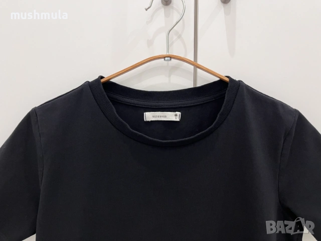 Черна вталена тениска Reserved S, снимка 2 - Тениски - 53788899