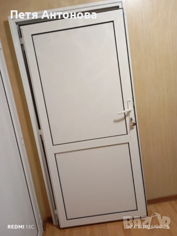 Продавам алуминиева врата, комплект с каса и обков