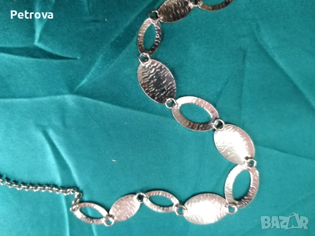 Елегантно сребърно колие