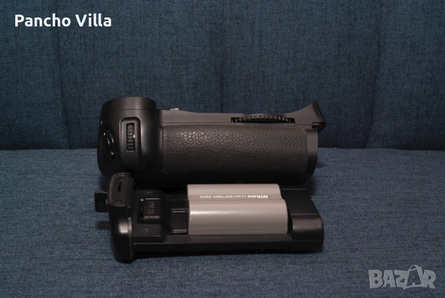 Nikon D700  с грип под 5000 кадъра, снимка 6 - Фотоапарати - 53849096