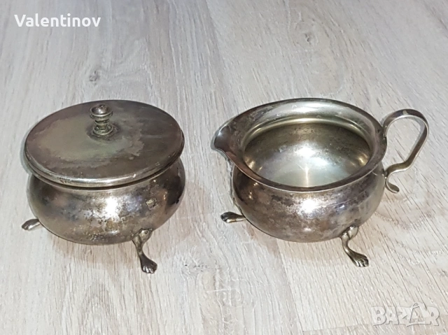 Две малки посребрени кана и захарница
