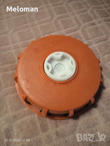 Продавам капак за ibc резервоар 1000л. с отдушник 155 мм