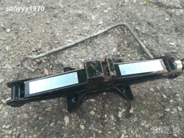 АВТО КРИК+МАНИВЕЛА 1006251840, снимка 2 - Аксесоари и консумативи - 50619567