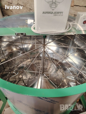 Центрофуга за мед 24 рамкова, снимка 4 - За пчели - 53761710