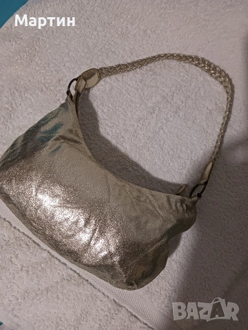 Златиста чанта, снимка 4 - Чанти - 53661045