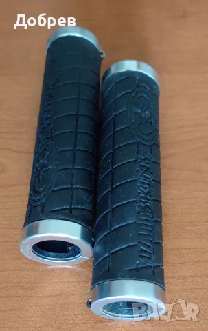 Грипове Specialized Clamp Lock-On, SCOTT sports и Грипове LIZARD Skins Bat Logo Dual Clamp Lock-On, снимка 7 - Аксесоари за велосипеди - 55736831