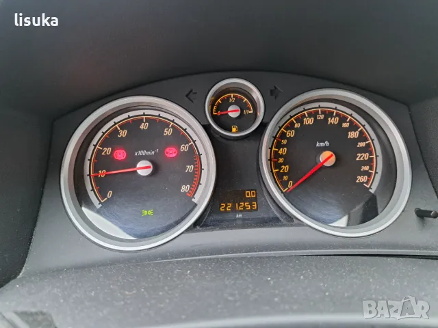 Опел Астра 1,6 бензин 115коня 2011 на части , снимка 9 - Автомобили и джипове - 47679383