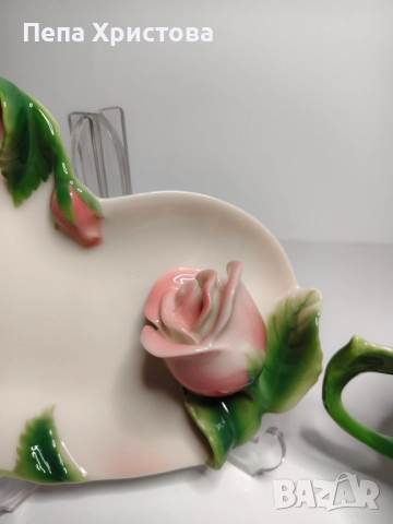 Двоен сет за кафе от китайски костен порцелан с 3Д ефект, снимка 5 - Чаши - 51863007