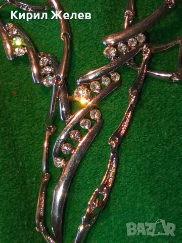 НЕЖНО АРИСТОКРАТИЧНО СТИЛНО КОЛИЕ с ЦИРКОНИ и БЯЛА ПОЗЛАТА 9182, снимка 4 - Колиета, медальони, синджири - 35261437