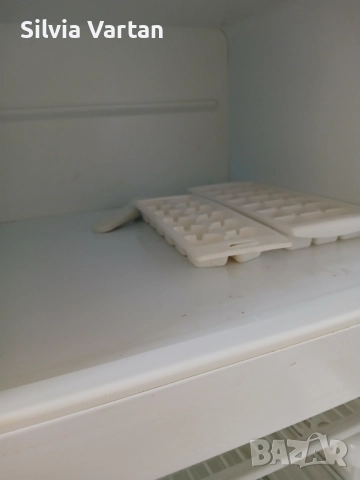 Хладилник среден размер , снимка 5 - Хладилници - 52329994