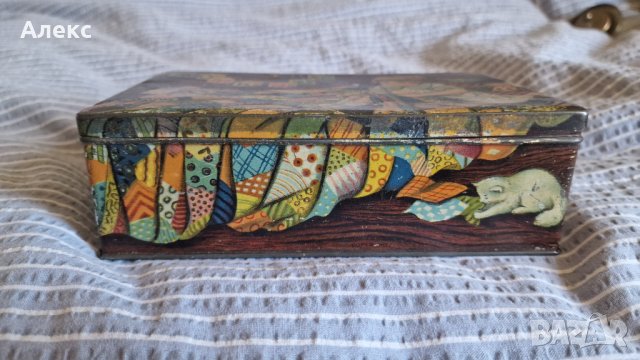 Антична метална кутия, 1940г, снимка 3 - Антикварни и старинни предмети - 40059546