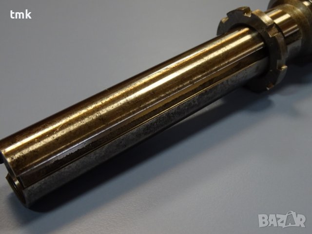 Вертикален шпиндел за фреза L-315 стандарт ISO 40, снимка 7 - Резервни части за машини - 39040506