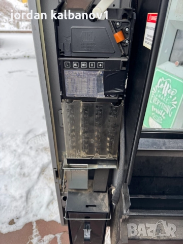 Вендинг машинa за студени напитки и храни studio 5 chill Autobar, снимка 7 - Вендинг машини - 52531581