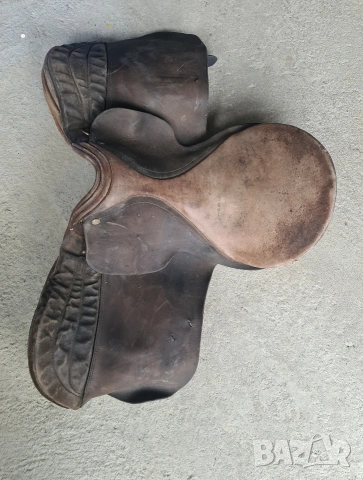 Автентично кожено седло на реномираната марка Hubertus, снимка 2 - Други стоки за животни - 53499840