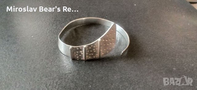 Сребърна гривна тип Белезник , с печати 925 , диаметър 6см , снимка 3 - Гривни - 35965378