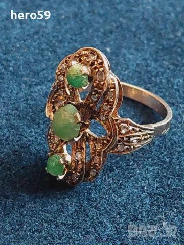 Стар златен дамски пръстен с 28 диаманта и 3 изумруда.19 век.злато14к, снимка 1