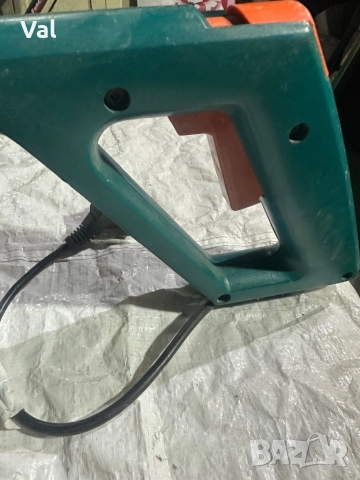 Електрическа фреза Black&decker, снимка 5 - Градинска техника - 52295572