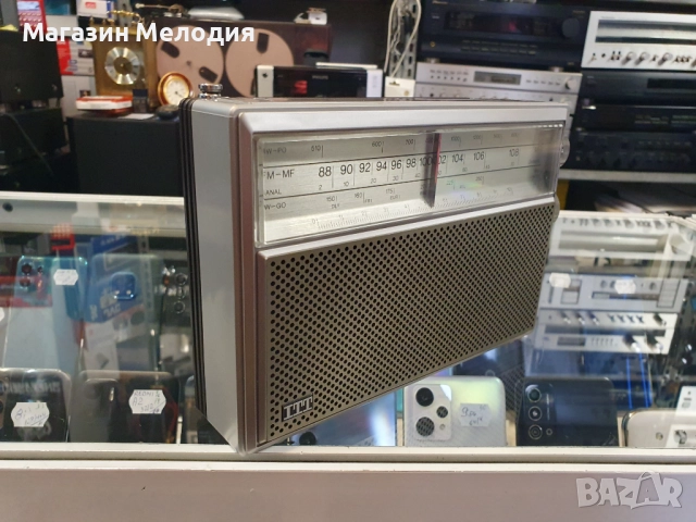 Радио ITT TINY 200 В отлично техническо и визуално състояние., снимка 4 - Радиокасетофони, транзистори - 46056352