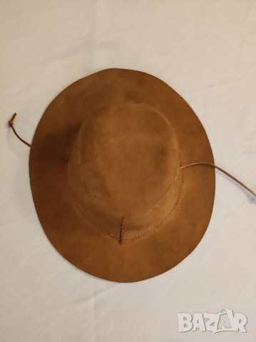 Дамска шапка естествена кожа. , снимка 4 - Шапки - 36258938