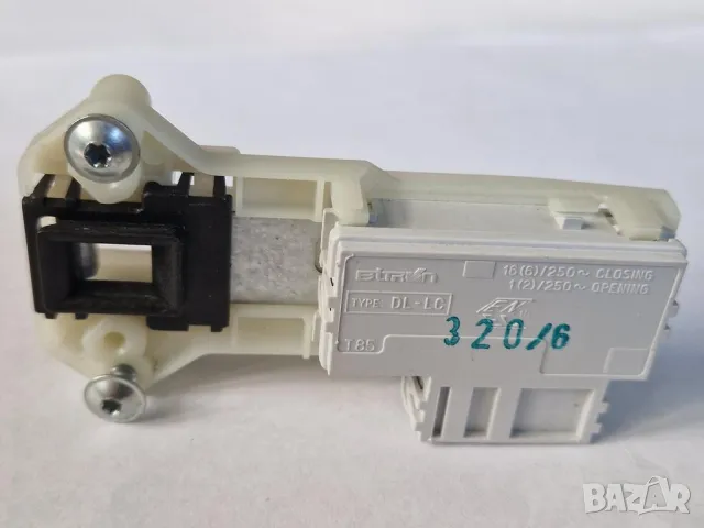 Врата на пералня с электронна ключалка Ariston AMD 129, снимка 10 - Перални - 50046953