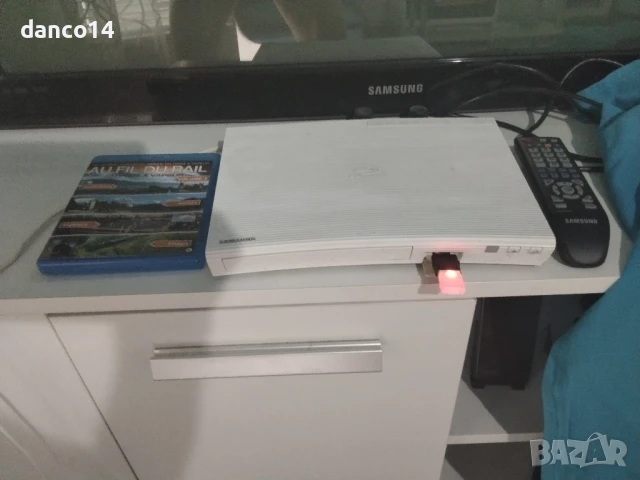 страхотен отвсякъде блу рей плеър на Самсунг оригинал-нов внос , снимка 9 - Плейъри, домашно кино, прожектори - 51415758