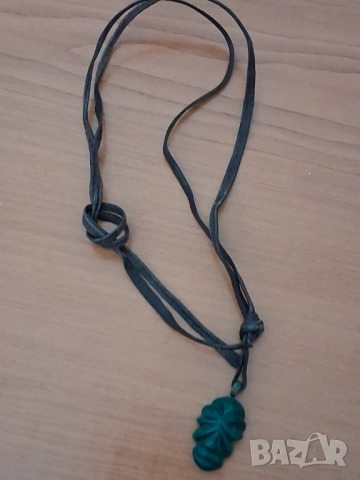 Дамско колие - кожена каишка и фигура малахит, снимка 2 - Други - 52834584