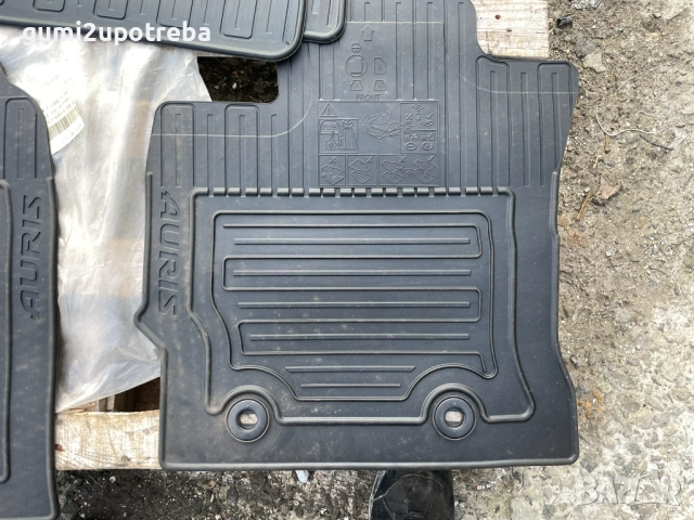 Гумени Стелки Toyota Auris PZ49L-E0353-Rj Оригинал, снимка 2 - Аксесоари и консумативи - 52382730