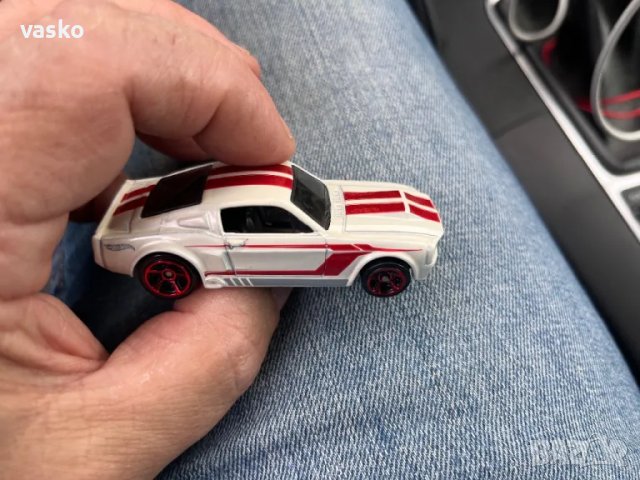 Hot wheels Shelby GT 500, снимка 3 - Колекции - 50239060