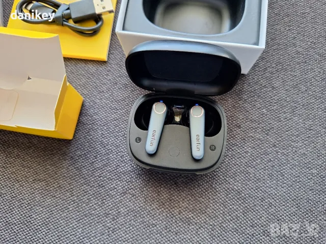 Безжични слушалки EarFun Air Pro 3, снимка 2 - Безжични слушалки - 49399960