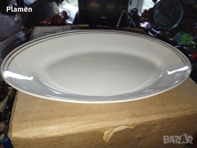 Сервиз от 12 елипсовидни чинийки, снимка 1