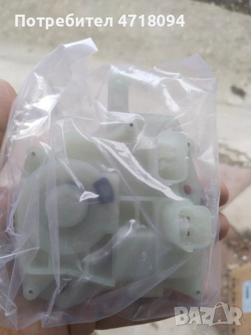 продава машинки за заключване на вратите за Хонда Сивик 2004 автомат бензин